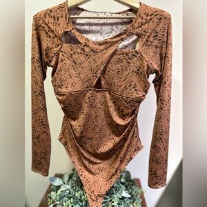Wild Fable Leopard Print Long Sleeve Cut Out Cross Front Bodysuit L NWT‎